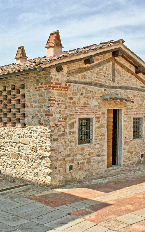 Le Fonti: Building Exterior