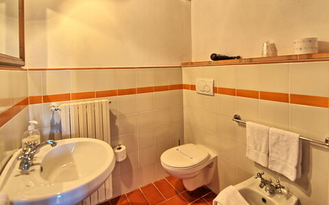 Accommodation Le Fonti 6: Bathroom