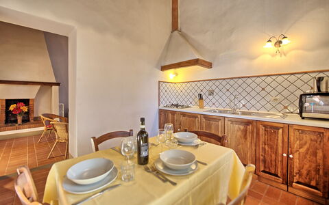 Accommodation Le Fonti 13: Dining Room, Kitchen