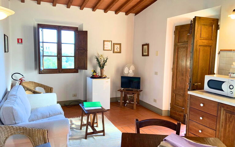 Accommodation Le Fonti 8: Dining Room, Living Room