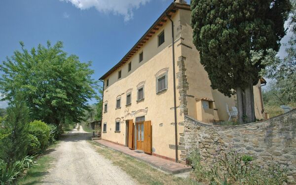 Le Vasche: Building Exterior, Garden, Outdoor