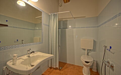 Accommodation San Donnino 5: Bathroom