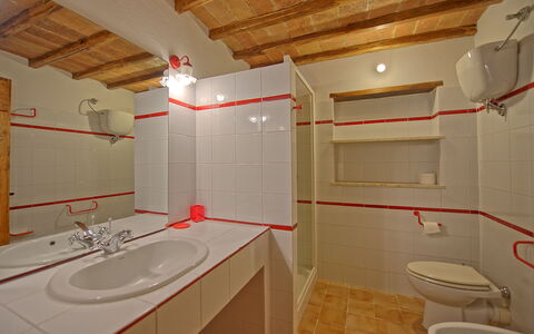 Accommodation San Donnino 5: Bathroom