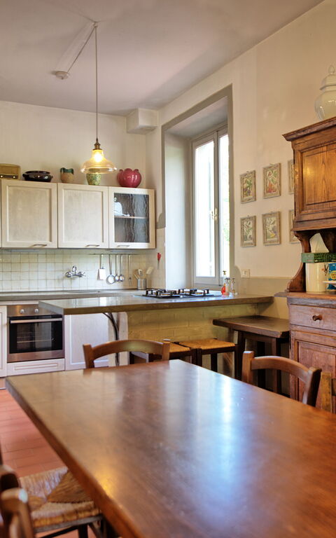 Villa Lo Scoiattolo: Dining Room, Kitchen