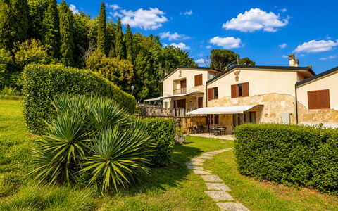 Accommodation Dependance 2: Building Exterior, Garden, Outdoor