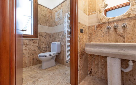 Accommodation Dependence 3: Bathroom