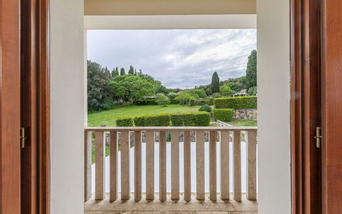 Accommodation Dependence 3: Scenic View