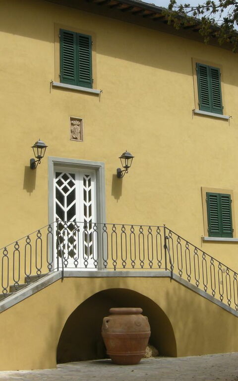 Dante: Building Exterior