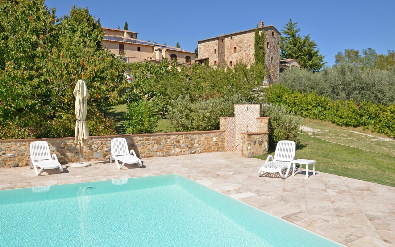 Dante: Building Exterior, Garden, Pool