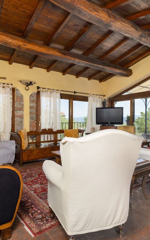 Casa Vania: Living Room
