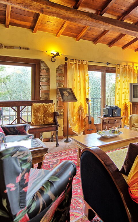 Casa Vania: Living Room