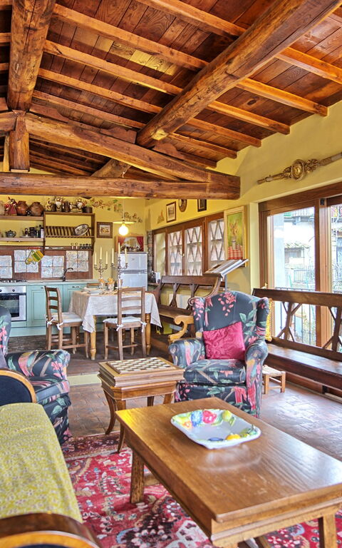 Casa Vania: Living Room