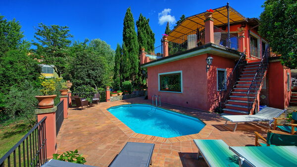 Casa Vania: Building Exterior, Outdoor, Pool