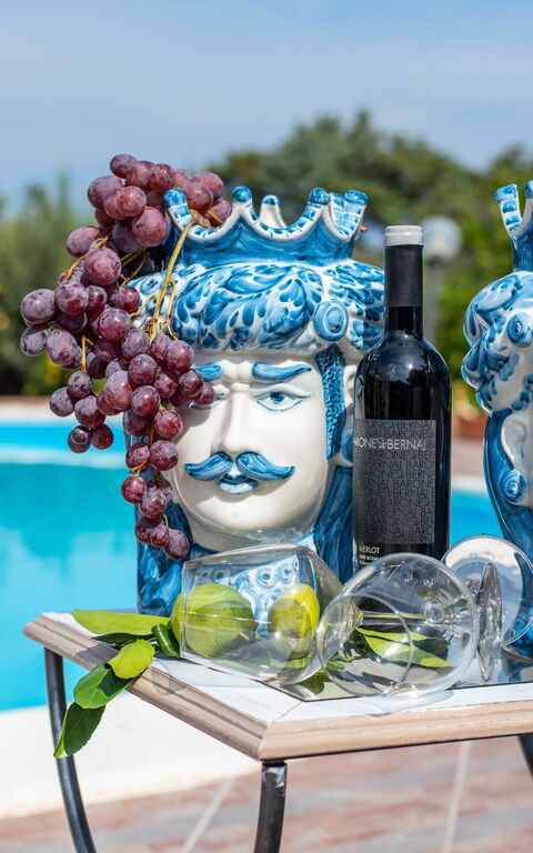 Villa Contrada: Outdoor, Pool