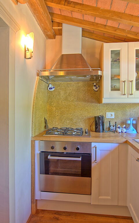 Gellino: Dining Room, Kitchen