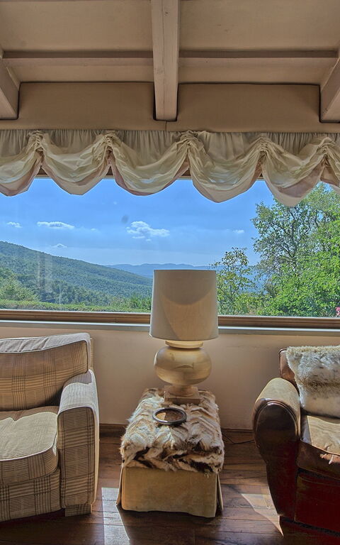 Gellino: Living Room