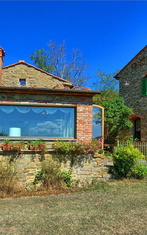 Gellino: Building Exterior, Garden