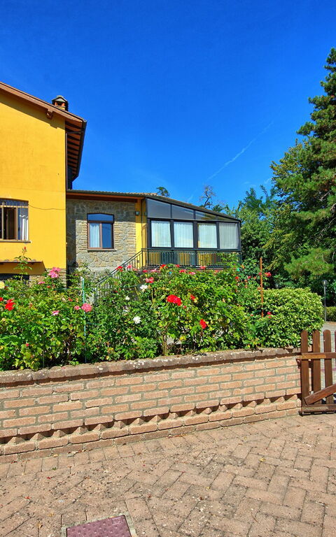 Villa Lorenzo: Building Exterior, Garden