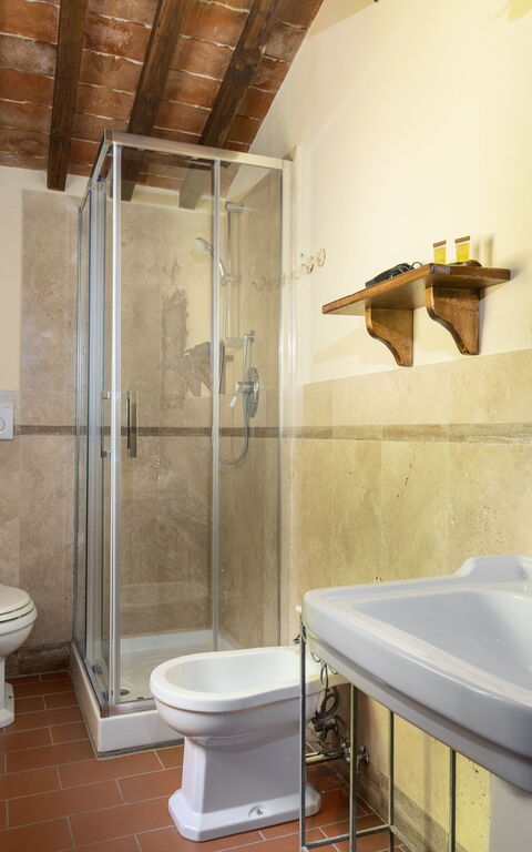 Villa Casentino: Bathroom