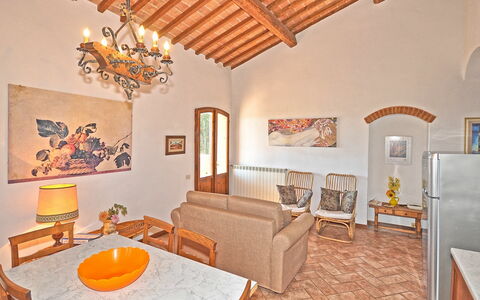 Accommodation Vittoriana 4: Dining Room, Kitchen, Living Room