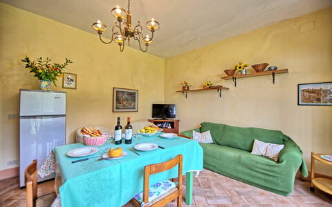 Accommodation Vittoriana 1: Dining Room, Kitchen, Living Room