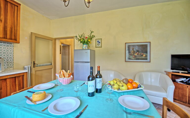 Accommodation Vittoriana 1: Dining Room, Kitchen, Living Room
