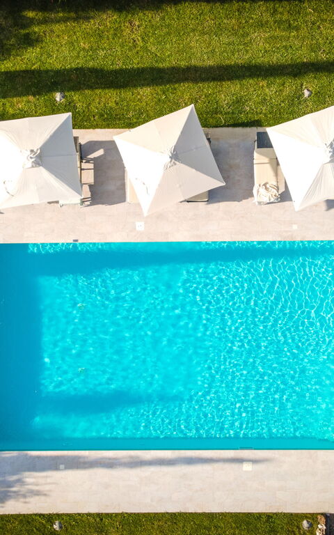 Villa Cassia: Pool, Scenic View