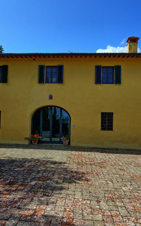 San Carlo: Building Exterior