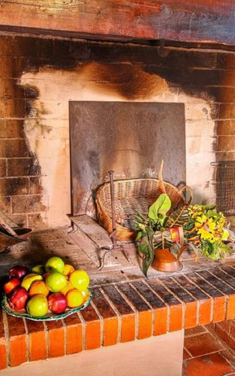 Civitella: Dining Room, Living Room