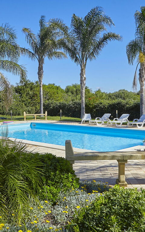 Villa Oasi: Garden, Pool