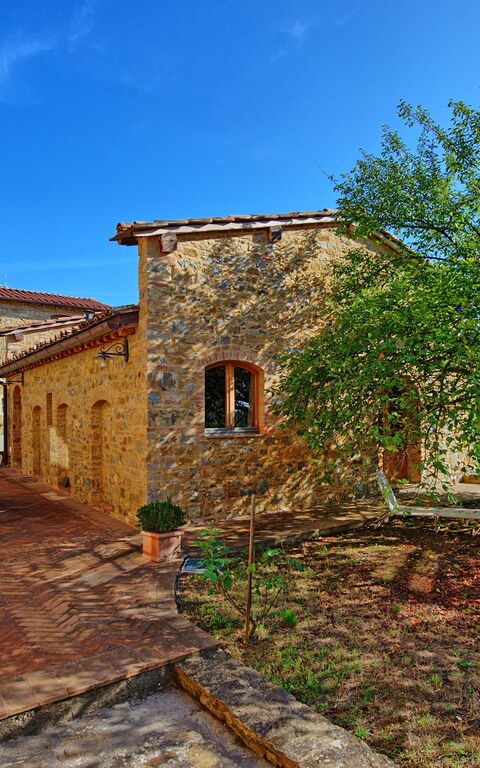 Arturo: Building Exterior, Garden, Outdoor