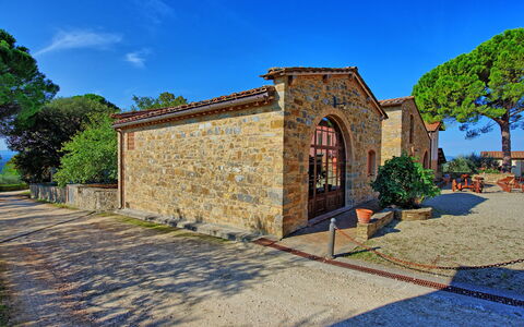 Accommodation Arturo 2 - Dependance: Balcony / Terrace / Patio, Building Exterior, Garden