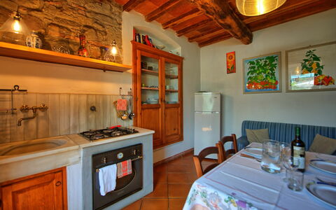 Accommodation Rustico: Dining Room, Kitchen, Living Room
