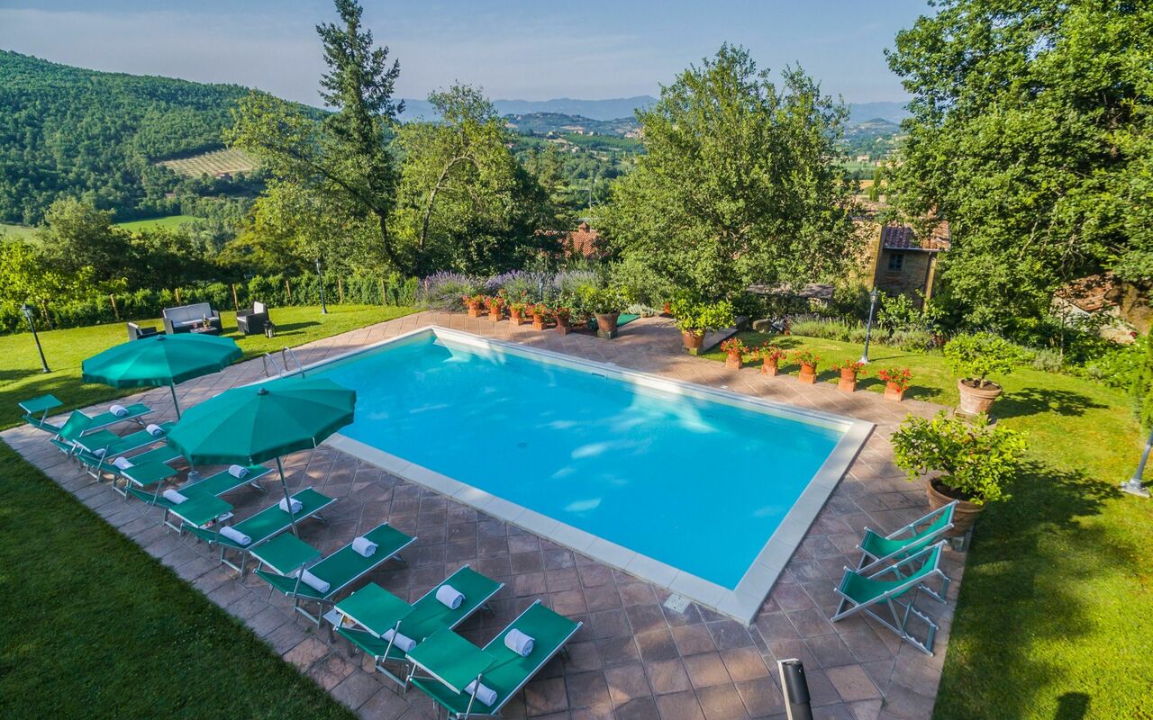 Torre Del Cielo: Garden, Pool