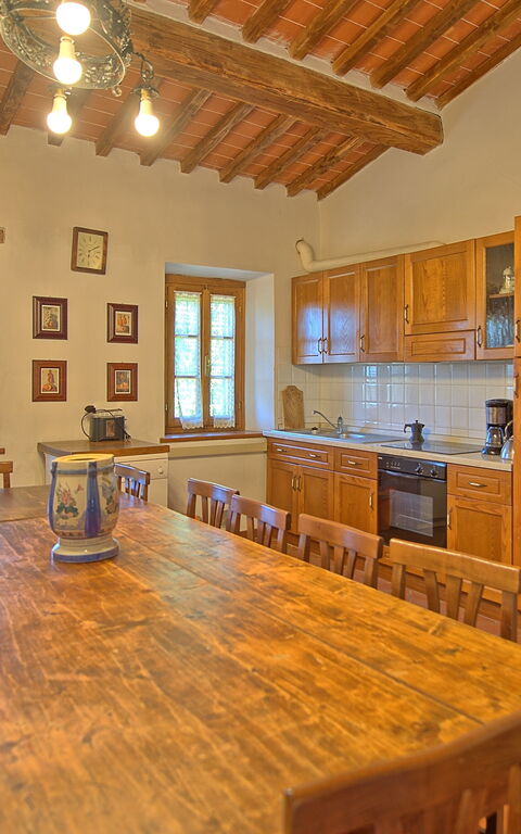 Querciolaia: Dining Room, Kitchen