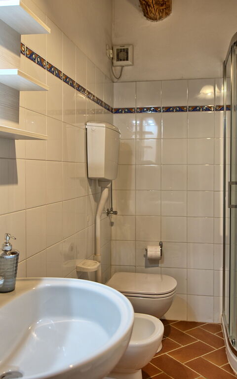 Querciolaia: Bathroom