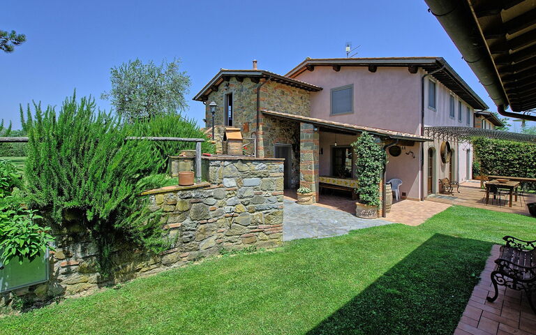 Villa Poggetta: Building Exterior