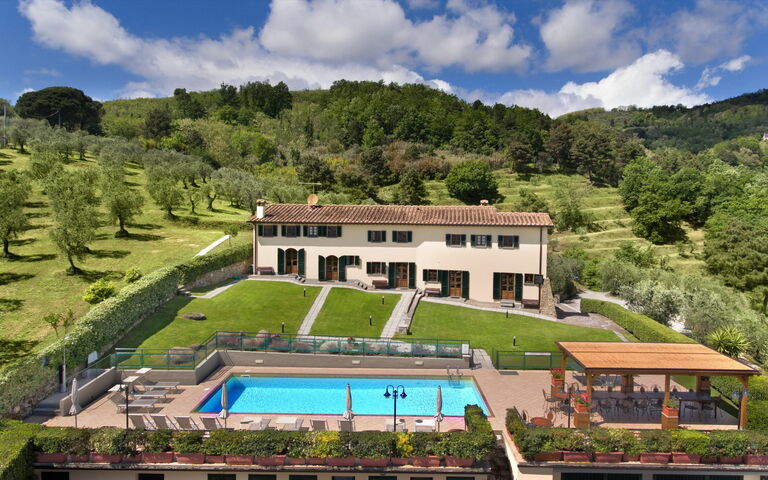 Villa Le Ferrette: Garden, Pool