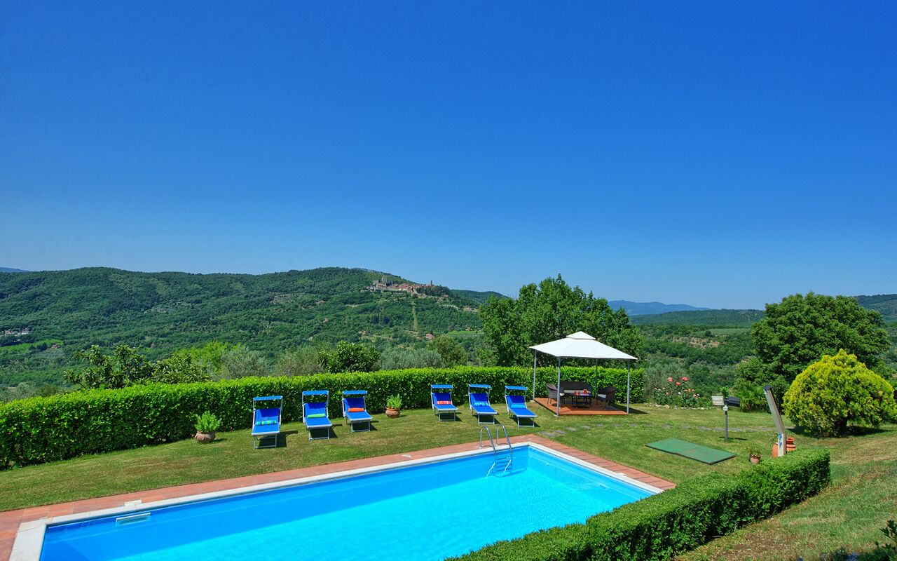 Villa Crispinino: Pool, Scenic View