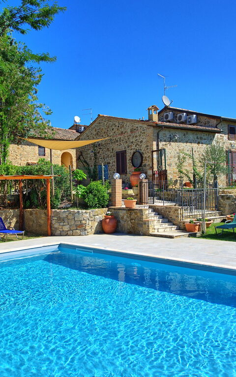 Cerretalta: Pool, Summer