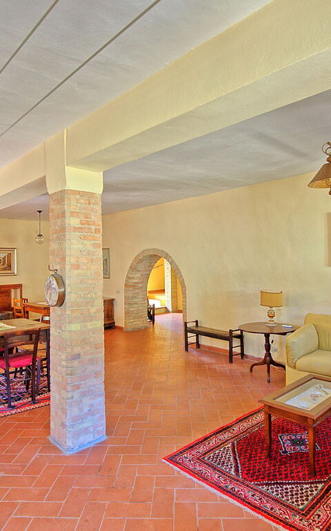 Cerretalta: Dining Room, Living Room