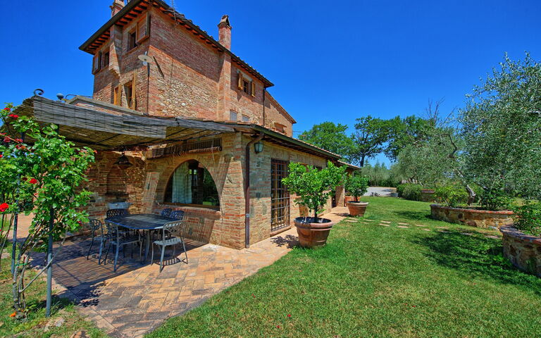 Villa Corolle: Building Exterior, Garden