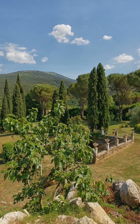 Villa De Ranieri: Garden, Scenic View
