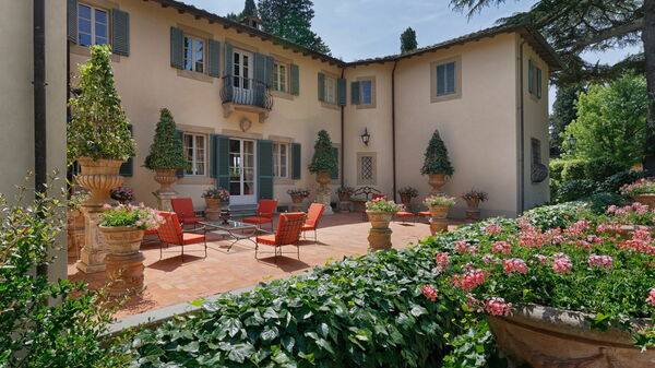 Villa de Ranieri: Building Exterior, Garden