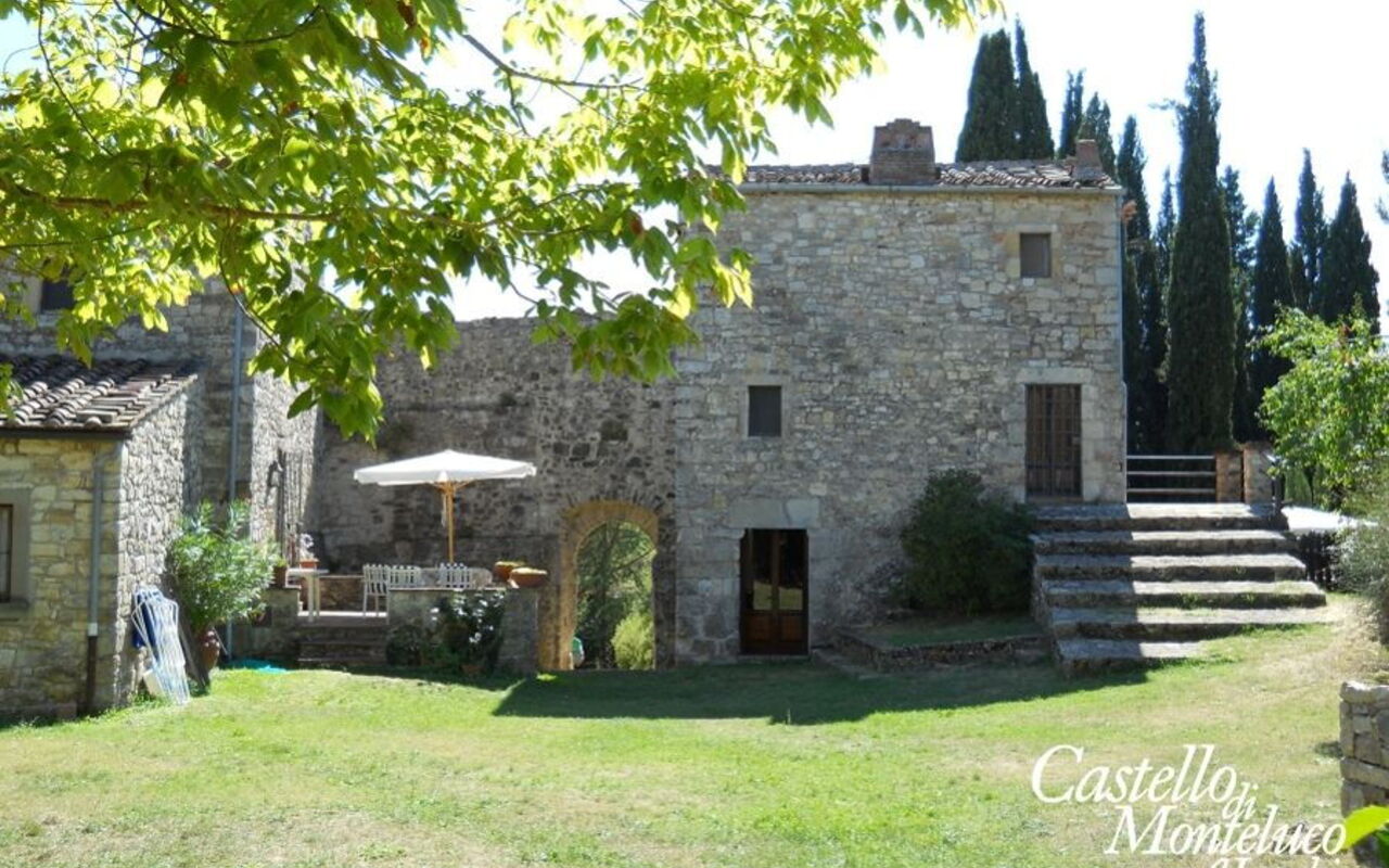 Il Nibbio Del Castello Di Monteluco