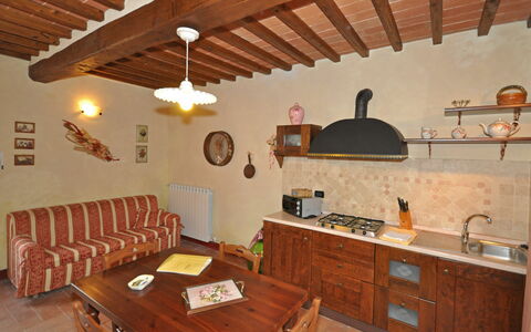 Accommodation Melograno: Dining Room, Kitchen, Living Room
