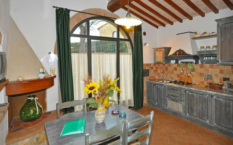 Accommodation Olivo: Dining Room, Kitchen, Living Room