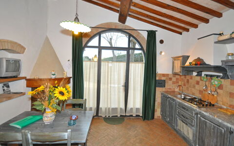 Accommodation Olivo: Dining Room, Kitchen, Living Room