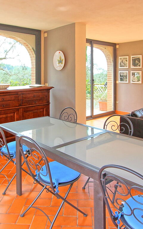 Guardistallo: Dining Room, Living Room