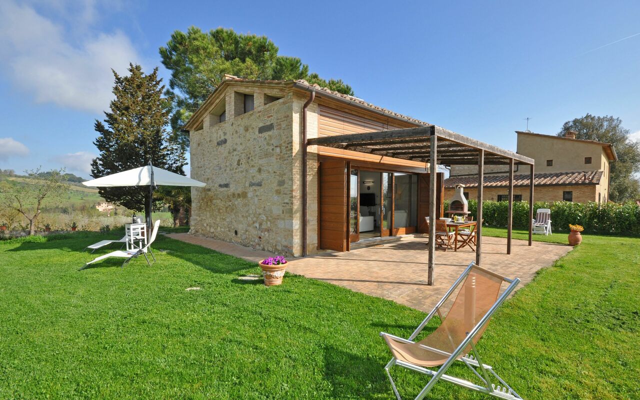 Capannino: Building Exterior, Garden